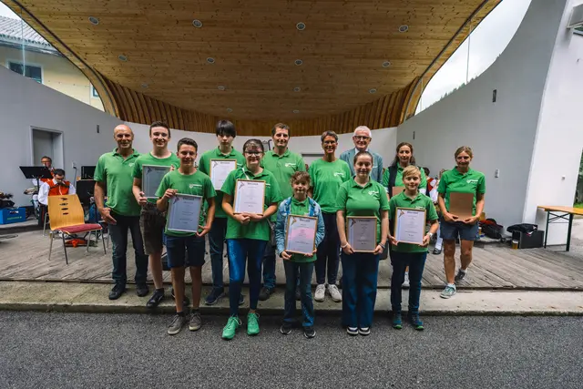 Leistungsabzeichen: Junior: E. Eller; Bronze: H. Hutter, E. Eller, T. Riedl, K. Geir; Silber: E. Schmölzer, T. Glatzl, F. Jenewein; Gold: M. Fidler | Foto: Pernsteiner