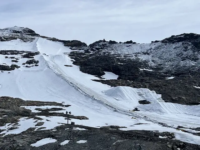 Am Mölltaler Gletscher wird derzeit "Snowfarming" betrieben. | Foto: Mölltaler Gletscherbahnen GmbH &amp; Co. KG