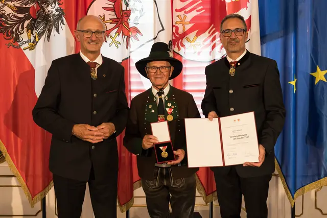 Bei den Geehrten war auch Albin Steixner aus Schönberg. | Foto: Land Tirol/Sedlak