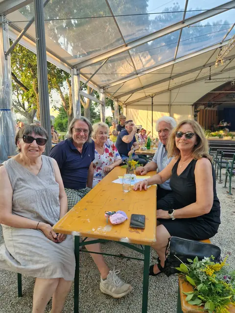 Strahlender Sonnenschein, entspannte Atmosphäre und ein buntes Programm sorgten dafür, dass sich Gäste wohlfühlten. | Foto: Alejandra Ortiz