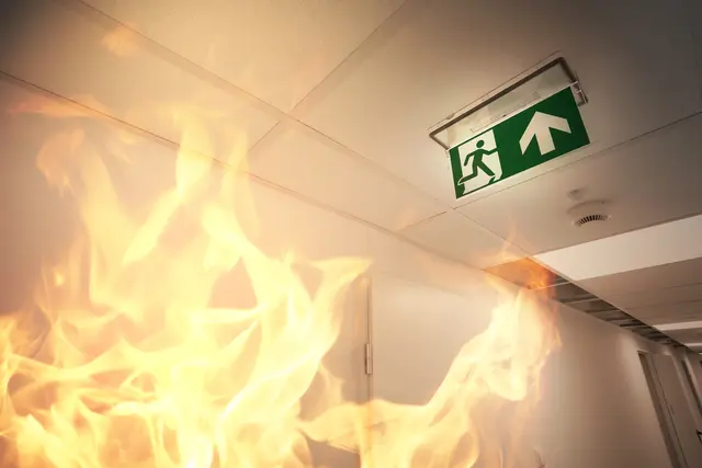 Einsatz im Rehazentrum Bad Häring: Mitarbeiterinnen und Mitarbeiter löschten den Brand noch vor dem Eintreffen der Feuerwehr. (Symbolbild) | Foto: smarterpix