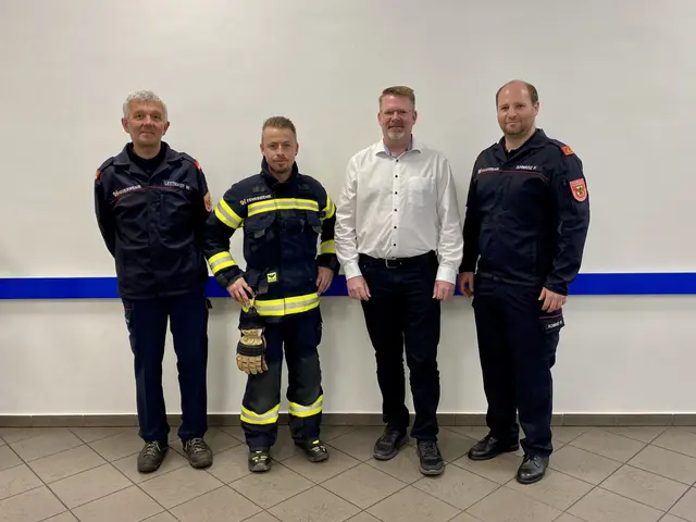 Wolfgang Lettmayer, Rainer Mair, ifw-Geschäftsführer Gerald Neudeck und Philipp Schwarz -Feuerwehrkommandant in Kirchdorf/Krems (v.li.) | Foto: ifw
