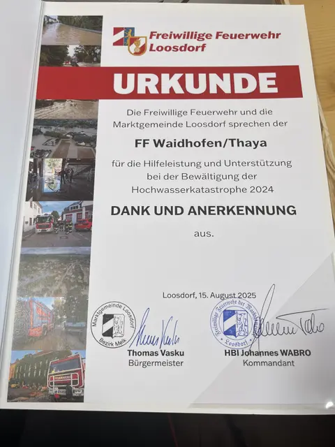 Urkunden als Dank | Foto: FF Waidhofen/Thaya