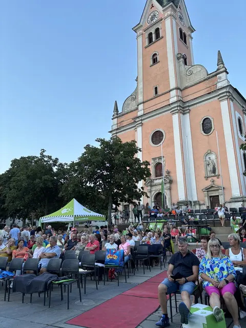 Schon vor dem Filmstart waren die meisten Plätze vergeben. | Foto: MeinBezirk/Engelmann