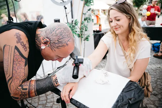 So mancher Besucher kam mit einem Andenken auf der Haut nachhause.  | Foto: Sophia Hartsch