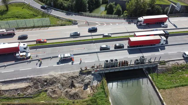 Der Unfall passierte am Montagnachmittag auf der A1 Westautobahn in Fahrtrichtung Salzburg, unmittelbar nach Enns-West, im dortigen Baustellenbereich.  | Foto: laumat/Matthias Lauber