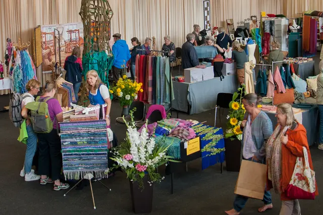 Über 1.500 Besucherinnen und Besucher strömten zum Lunzer Webermarkt. | Foto: Susanne Stängl