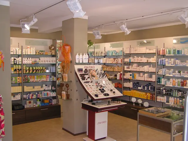 Bei Pindl bekommt man nützliche Tipps für die Hautreinigung und den Umgang mit Kosmetik und Pflegemitteln. | Foto: Pindl