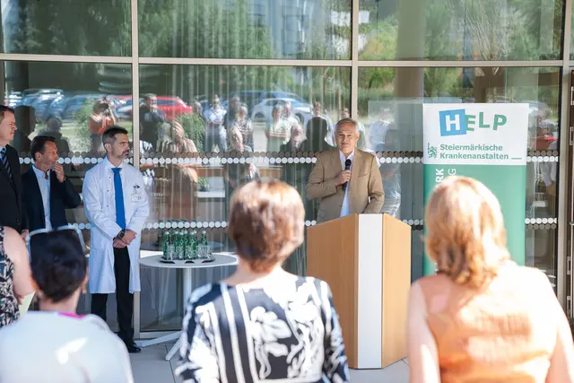 Gerhard Stark bei der Eröffnungsfeier am LKH Hochsteiermark-Standort Mürzzuschlag.  | Foto: Paller