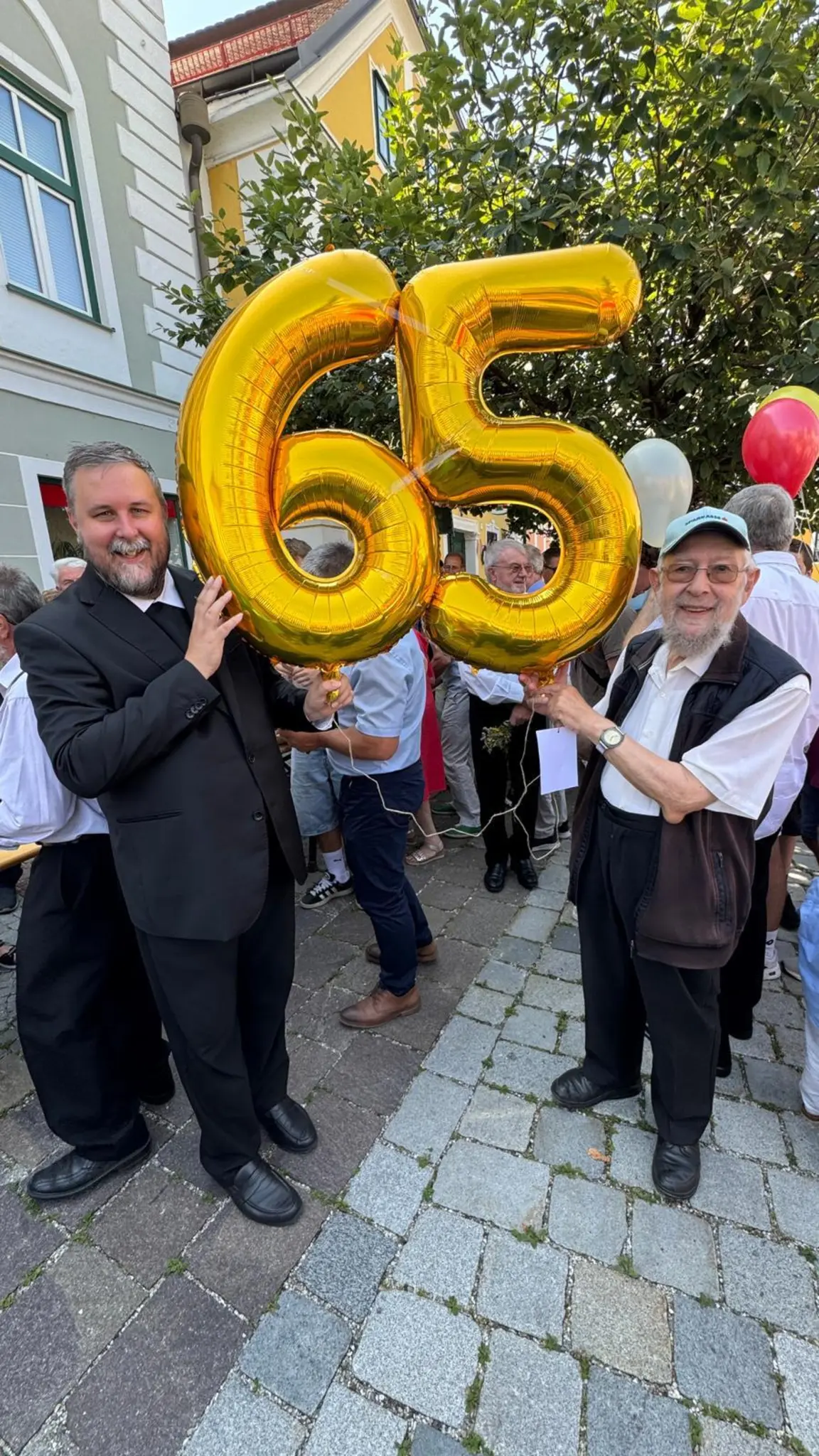 Pfarrer-Kaiser-feiert-Priesterjubil-um-in-Zwettl