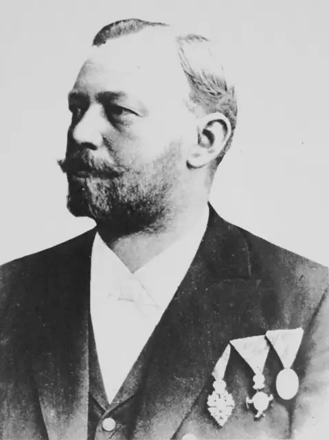 Die von Georg Wieininger am 30. Jänner 1900 gegründete "Erste Zentral Teebutter Verkaufs Genossenschaft" nahm ihren Betrieb am 12. März 1900 in der Lamprechtstraße 4 auf. Bauern produzierten von da an unter neuen, einheitlich definierten Qualitätsstandards.   | Foto: Stadtarchiv Schärding