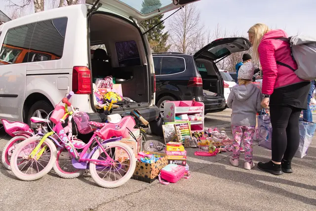 Kinderwaren aller Art gibt's in St. Veit beim Kinderwaren-Kofferraumflohmarkt zu kaufen.  | Foto: Alfred Hofer