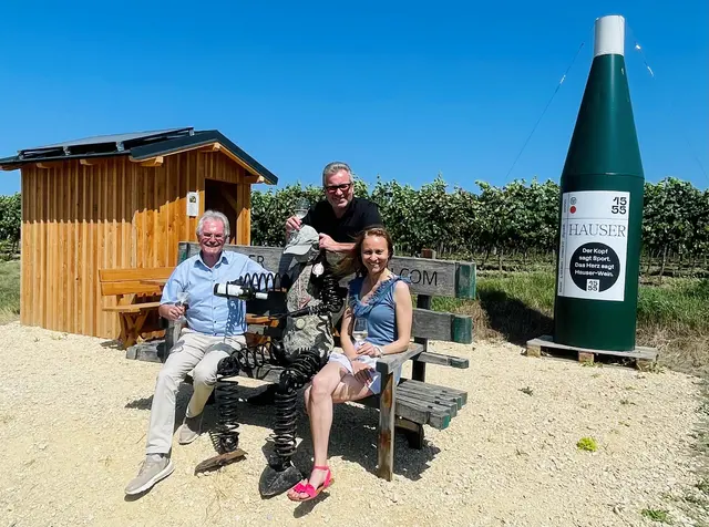 ,,Carlo'' Wilfing mit Waltraud und Werner Hauser.  | Foto: Schultes