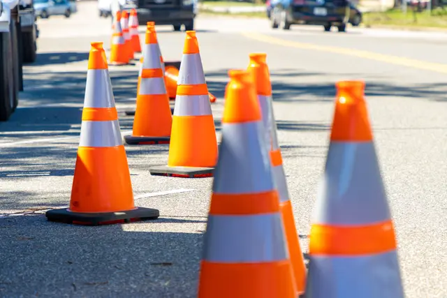 Die Arbeiten und die damit verbundene örtliche Umleitungen dauern bis zirka Ende Oktober.(Symbolfoto) | Foto: stock.adobe.com/at/Ajax9 