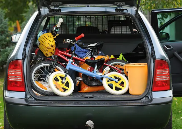 Vom Kofferraum-Flohmarkt bis zum Basar – Kinderwaren bekommen im Bezirk Rohrbach viele Chancen, ein zweites Mal gebraucht zu werden.  | Foto: hamikus_panthermedia