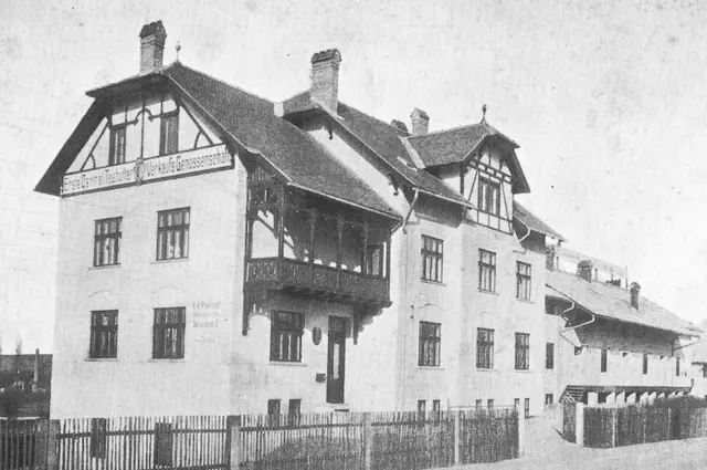Das Gebäude der "Ersten Central Teebutter Verkaufs-Genossenschaft" in Schärding im Jahr 1913 aus "Bilder der Erinnerung". | Foto: Stadtarchiv Schärding