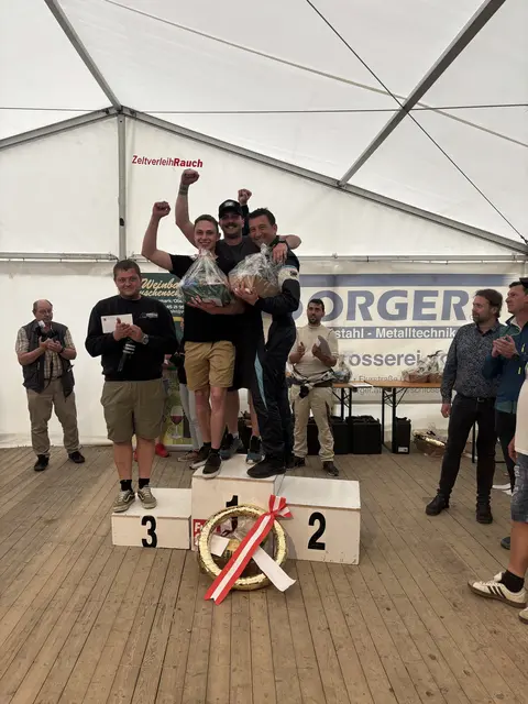 Mit seinem ersten Podiumsplatz bei der Bergrallye in Übersbach am 4. Mai 2025 feierte Tobias Weberhofer einen besonderen Meilenstein in seiner Rennsportkarriere. | Foto: Weberhofer