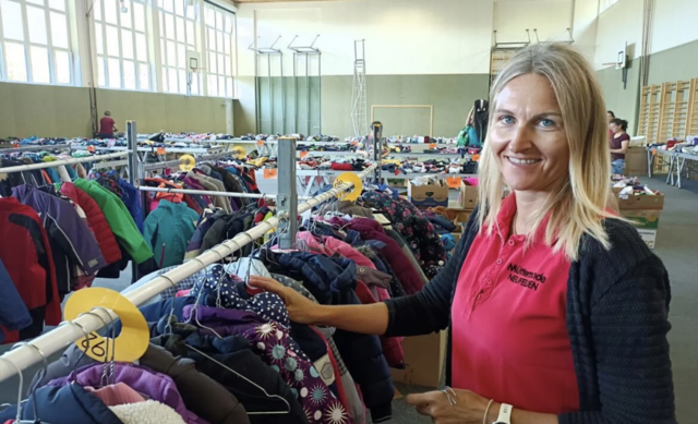 Eine große Auswahl an Kindergewand, wartet beim Basar in Neufelden.  | Foto: Pernsteiner