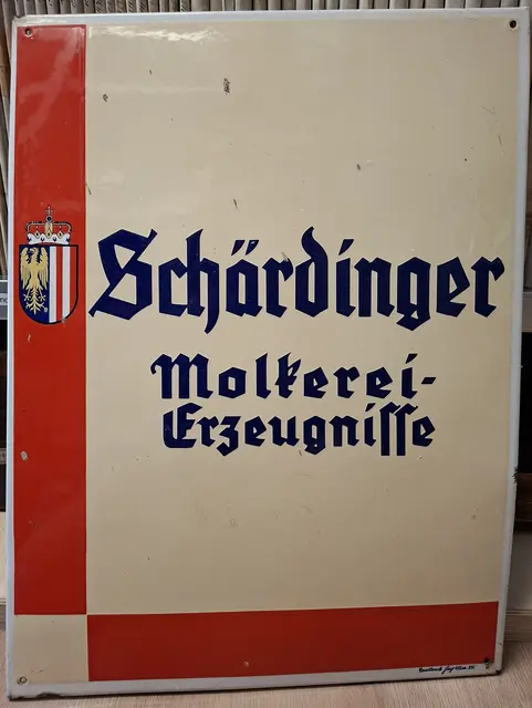 Ein Emailschild der Schärdinger Molkerei aus dem Stadtarchiv Schärding  | Foto: Stadtarchiv Schärding