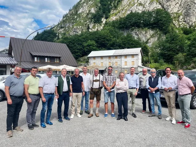 Bgm. Ronny Rull mit Kollegen beim Inoformationsaustausch am Plöckenpass. | Foto: Ingo Ortner