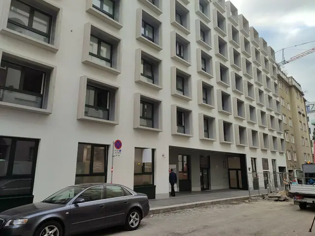 Das neu sanierte Gebäude der Volkshochschule Polycollege Stöbergasse. | Foto: Tamara Wendtner