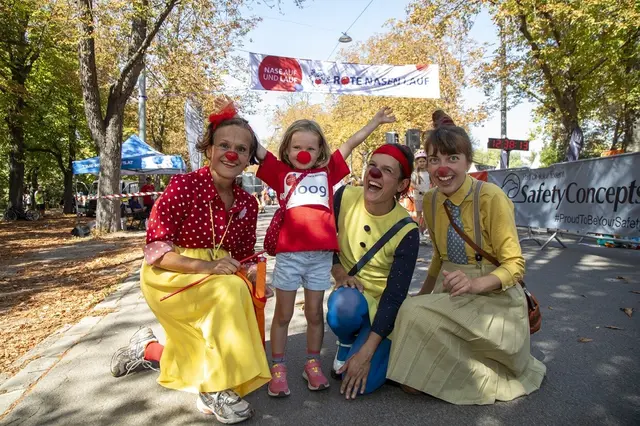 Mit der Startspende für den Rote Nasen Lauf werden die Clownvisiten von Rote Nasen unterstützt. | Foto: Rote Nasen/Jürgen Hammerschmid