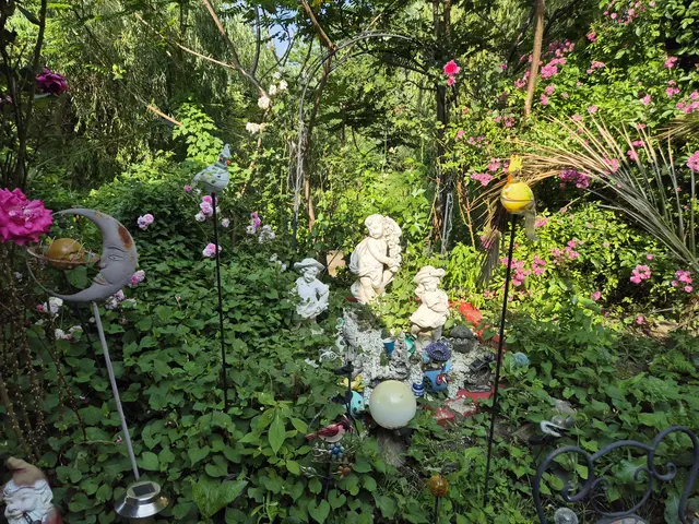 In Manuela Gollners Garten in Pirka bekommt die Natur Platz zur Selbstentfaltung. | Foto: Manuela Gollner