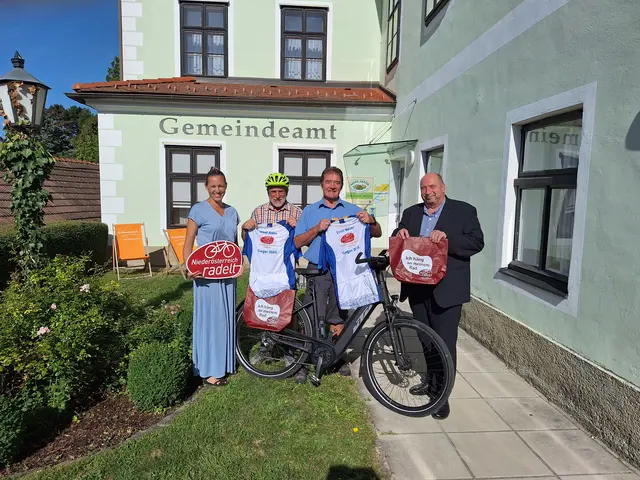 v.l.n.r. Susanna Hauptmann (Radland Niederösterreich), VBgm. Josef Alkin (St. Pantaleon-Erla), Bgm. Ernst Bauer (Ulrichskirchen-Schleinbach), BR Michael Bernard | Foto: Ulrichskirchen-Schleinbach