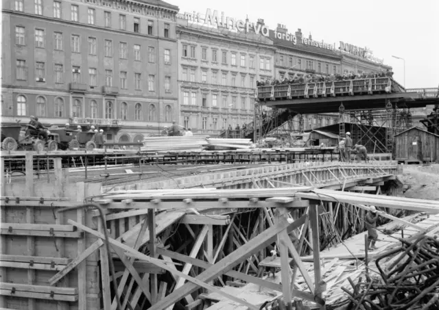 Baufortschritt am Karlsplatz am 10. September 1970. Rechts oben sieht man die "Marek-Loge". | Foto: Wiener Linien