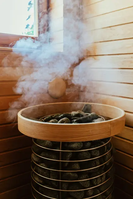 Am Konzept der Wellnesswelt Würflach (Symbolbild) wird Kritik geübt. | Foto: HUUM/Unsplash