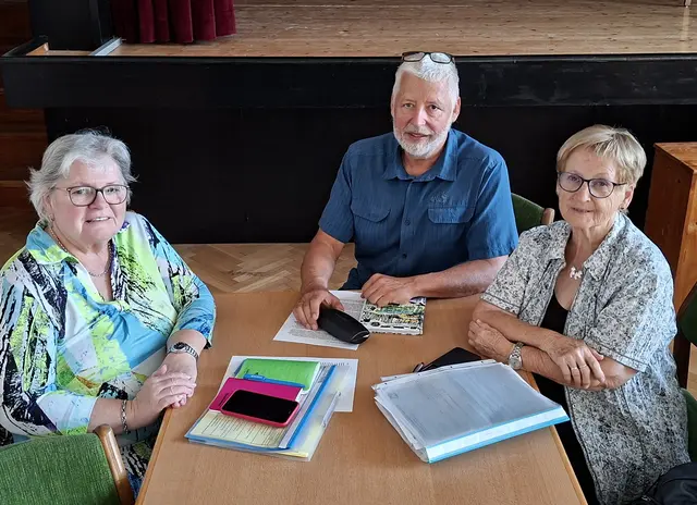 Ulrike Gangl, Christian Köstler und Inge Kühtreiber: Das Team von Willkommen Mensch ist über die Rückforderungen entsetzt:  | Foto: Willkommen Mensch