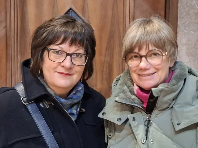 Maria Müller (li.) und Elisabeth Schatka leiten die Treffpunkte. | Foto: Caritas