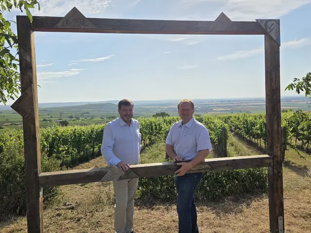 LAbg Josef Edlinger und Bürgermeister Gerhard Tastl in Rohrendorf