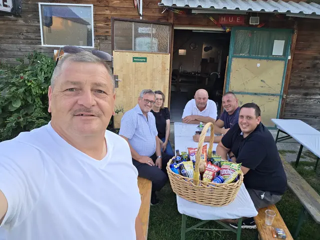  Ortsparteivorsitzender SPÖ Oberloisdorf Hrald Kranjec, Rudolf Bauer, Sonja Krutzler, Franz Krutzler, Richard Maier, Vizebürgermeister Patrick Brenner. | Foto: Patrick Brenner