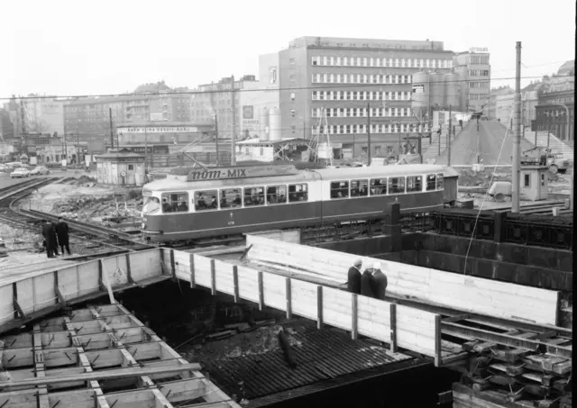 Baufortschritt am Karlsplatz Richtung Karlskirche und Porrhaus am 12. Februar 1970. | Foto: Wiener Linien