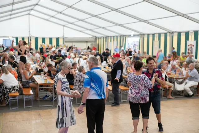 Dieses Jahr bleibt es am Münnichplatz ruhig, denn der traditionelle Kirtag muss abgesagt werden.  | Foto: René Brunhölzl/MeinBezirk