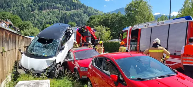 In Zell am See kam es am 19. August zu einem schweren Verkehrsunfall. | Foto: Feuerwehr Zell am See