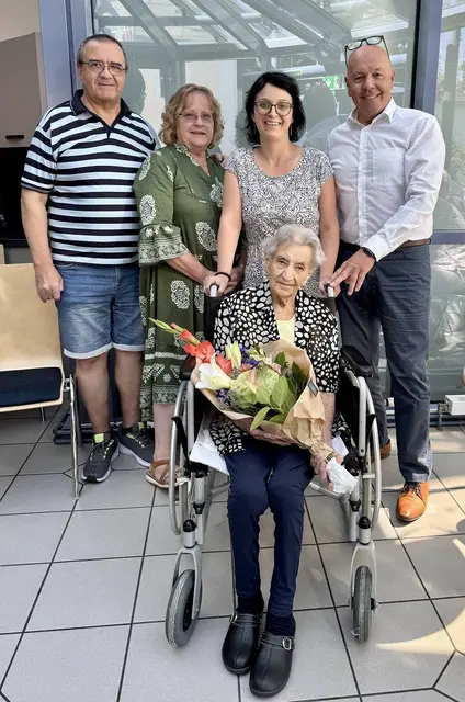 Bürgermeister Georg Rosner besuchte die älteste Oberwarterin Maria Zambo und gratulierte ihr zum 102. Geburtstag. | Foto: Stadtgemeinde Oberwart