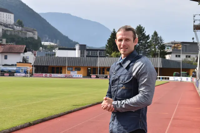 "Für einen modernen, zukunftsfähigen Sportplatz braucht es jetzt klare Entscheidungen sowie die Einreichplanung und Förderansuchen", sagt Sportreferent Thomas Krimbacher.  | Foto: Barbara Fluckinger