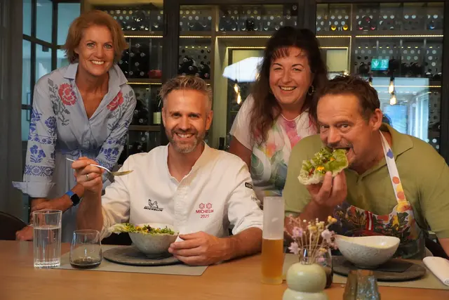 von links: Martina Löwe (GF Österreichische Krebshilfe, Sternekoch Vitus Winkler, Initiatorin Renatie Zierler und Ex-Fußballprofi Otto Konrad | Foto: Johannes Brandner