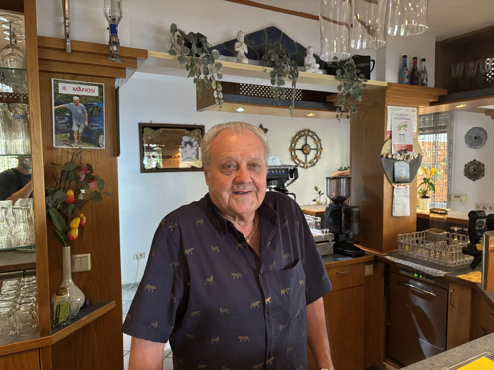 Wo-Raimund-Ortner-mit-84-noch-hinter-der-Theke-steht