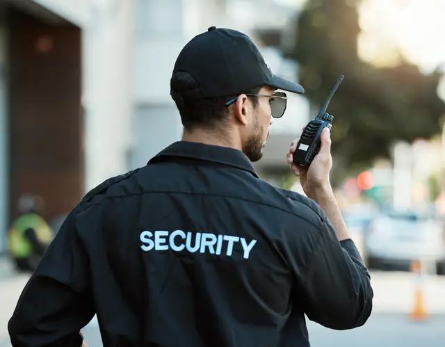 Um den 70. ESC sicher durchführen zu können, braucht es höhere Standards für den Sicherheitsbereich (Symbolfoto). | Foto: stock.adobe.com/at/Mumtaaz Dharsey/peopleimages.com