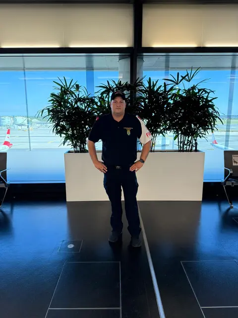 Gerhard Zwinz am Flughafen. | Foto: privat