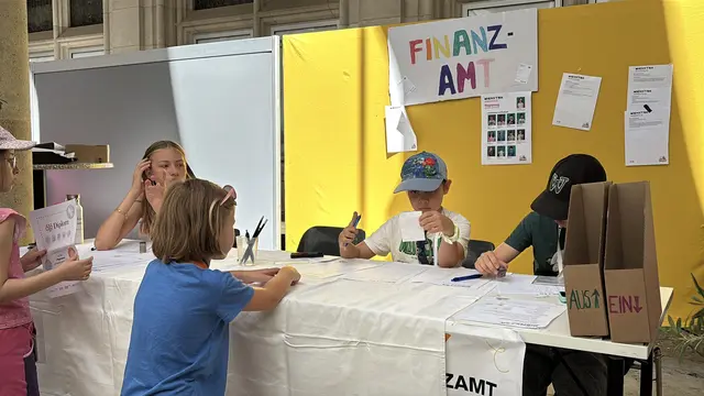 Sogar ein Finanzamt gibt es in Wienopolis. Das bleibt wohl nicht nur den Erwachsenen nicht erspart. | Foto: Johannes Reiterits/MeinBezirk Wien