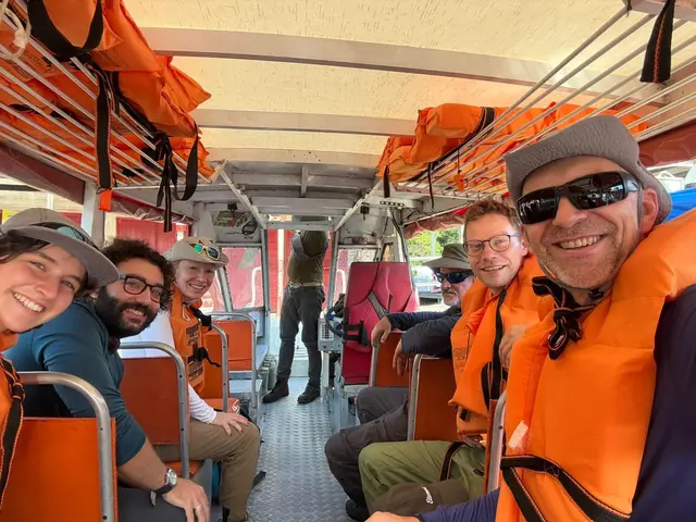 Auch im Amazonas hat das MURmap-Team der Montanuniversität rund um Johanna Irrgeher (3. v. l.) bereits Proben entnommen.  | Foto: Johanna Irrgeher