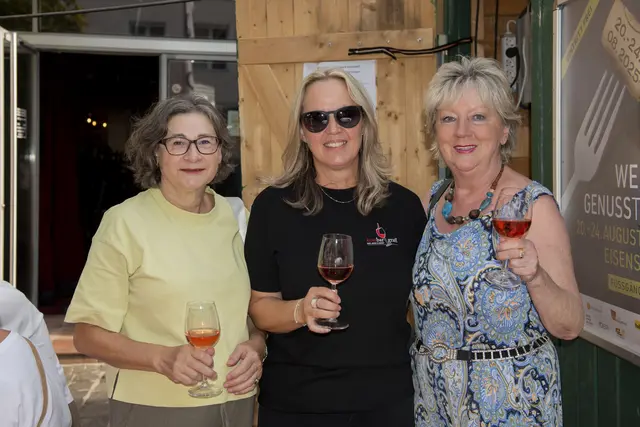 Die Wein &amp; Genusstage durften sich bereits am Eröffnungsabend über reichlich Besuch freuen. | Foto: Sophia Braun