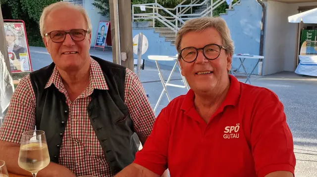 Der Weinsommer ist auch immer wieder Treffpunkt für die regionale Politik, wie das angehängte Foto der beiden Bürgermeister Christian Gratzl (Freistadt, l.) und Josef Lindner (Gutau, r.) zeigt. | Foto: SPÖ Gutau