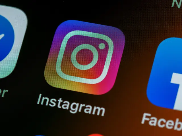 Ein 35-Jähriger hatte auf Instagram Fake Accounts seiner Ex-Partnerin erstellt und über diese sexuelle Dienstleistungen mit der Frau angeboten. Dafür wurde er rechtskräftig verurteilt. (Symbolbild) | Foto: Brett Jordan/Unsplash