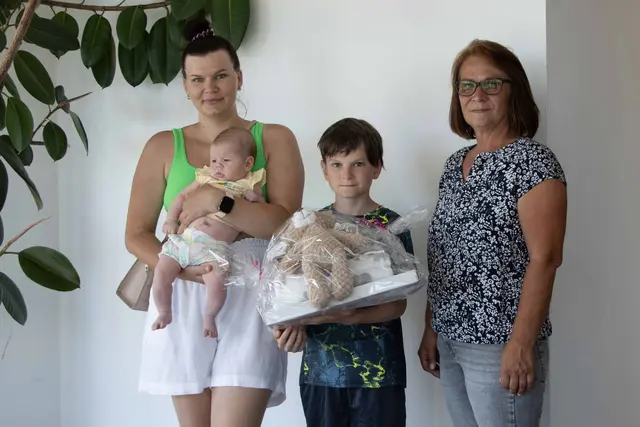 Tetiana und Olivia Cheban, Dmytro Mereniuk sowie Dragica Marjanovic | Foto: Marktgemeinde Dietmanns