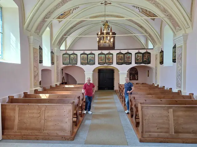 Albert Wutscher (links) wurde beauftragt, die nötigen Schritte für die Sanierung in die Wege zu leiten. | Foto: Privat (13)